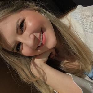 Meet your Posher, Lynsey